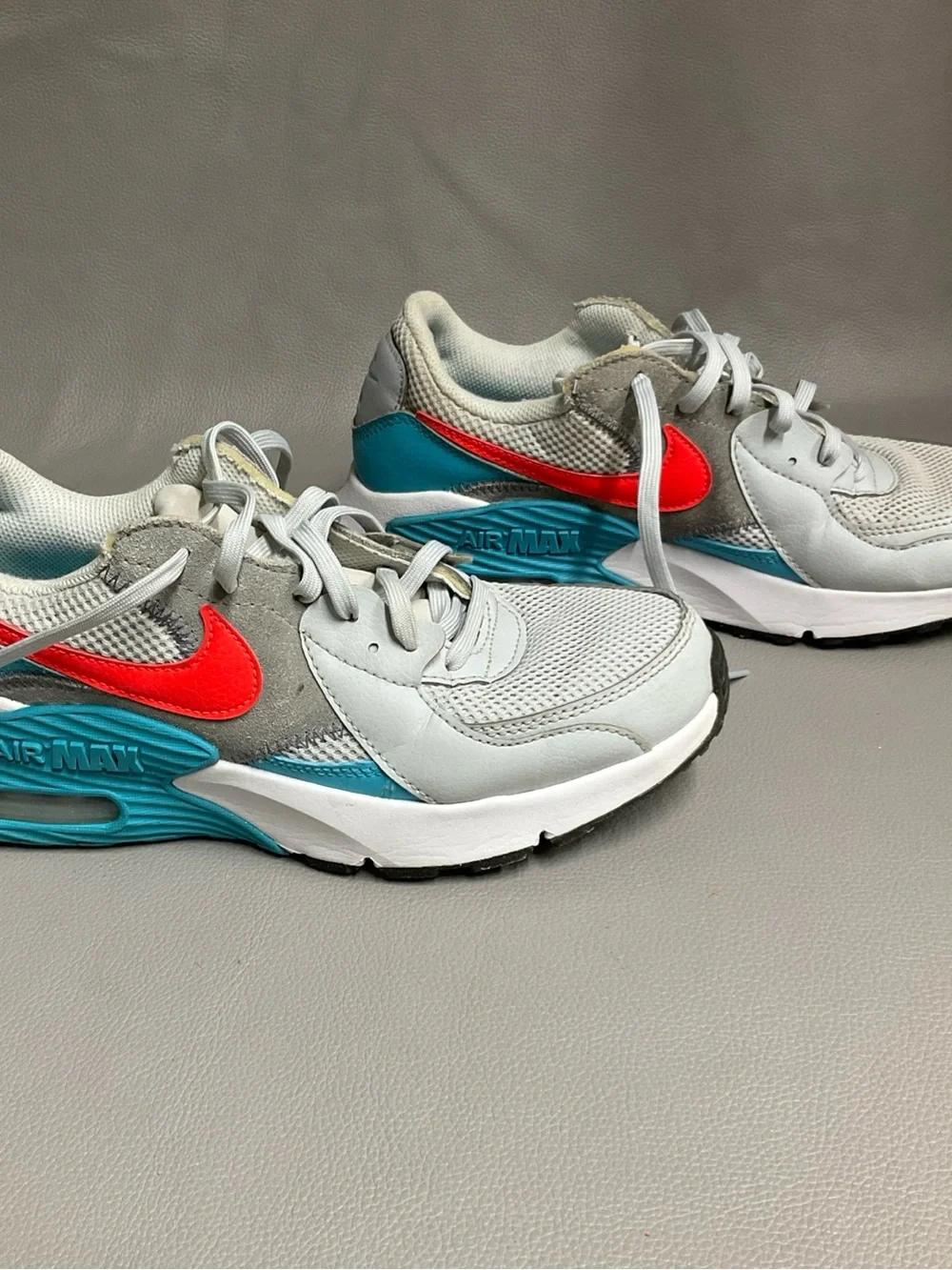 Nike Kids Air Max Sneakers in Light Gray, Teal & Red